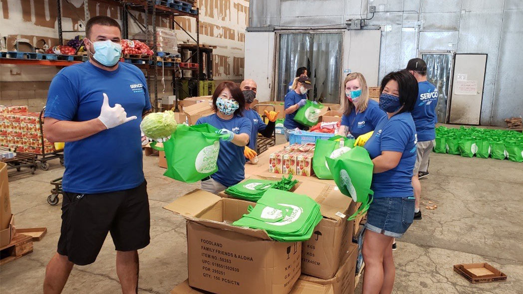 Servco Helps Aloha Harvest “Bag It” For Drive-Thru Distribution